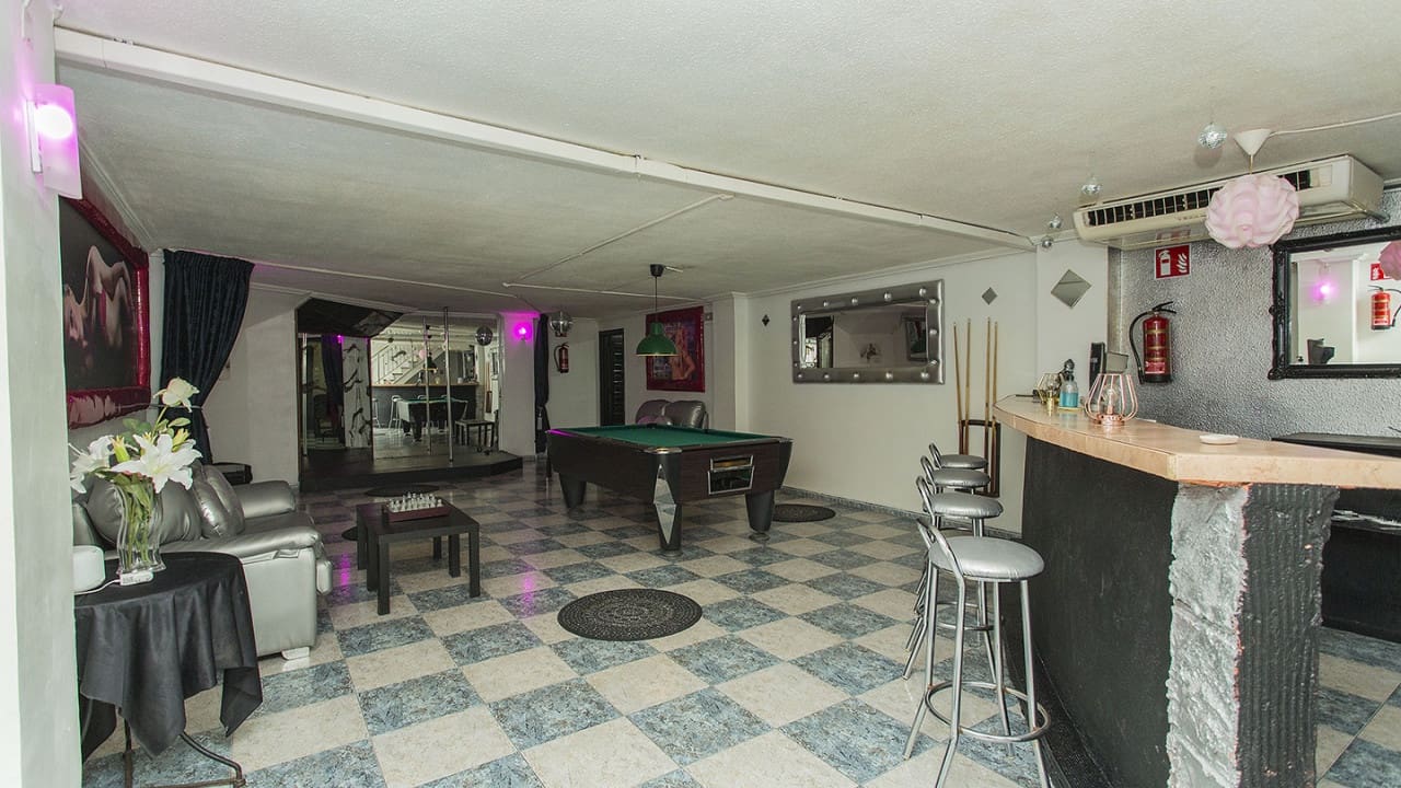 25 quarto Comercial para venda em Torrevieja - 950 000 € (Ref: 8558267)