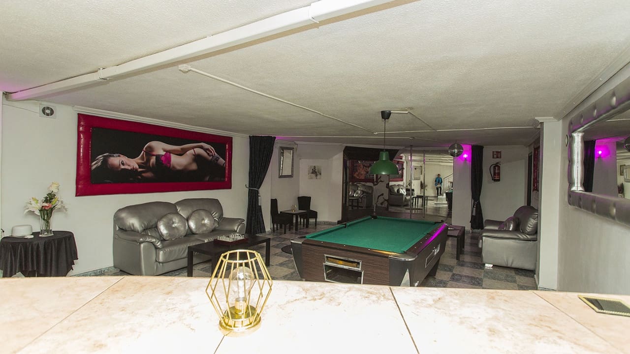 25 quarto Comercial para venda em Torrevieja - 950 000 € (Ref: 8558267)