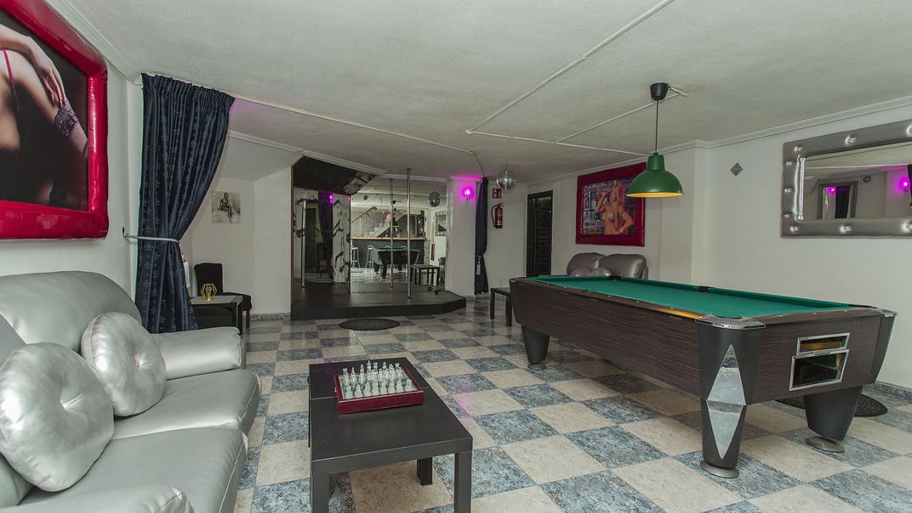 25 quarto Comercial para venda em Torrevieja - 950 000 € (Ref: 8558267)