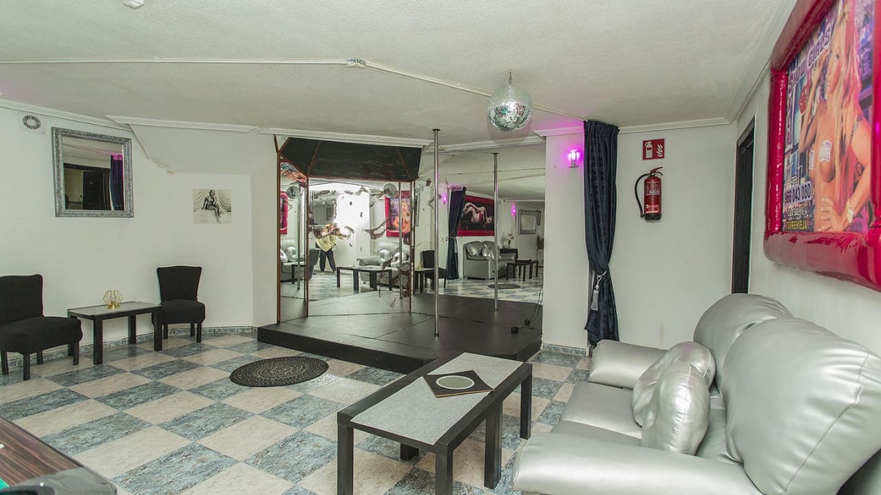 25 quarto Comercial para venda em Torrevieja - 950 000 € (Ref: 8558267)