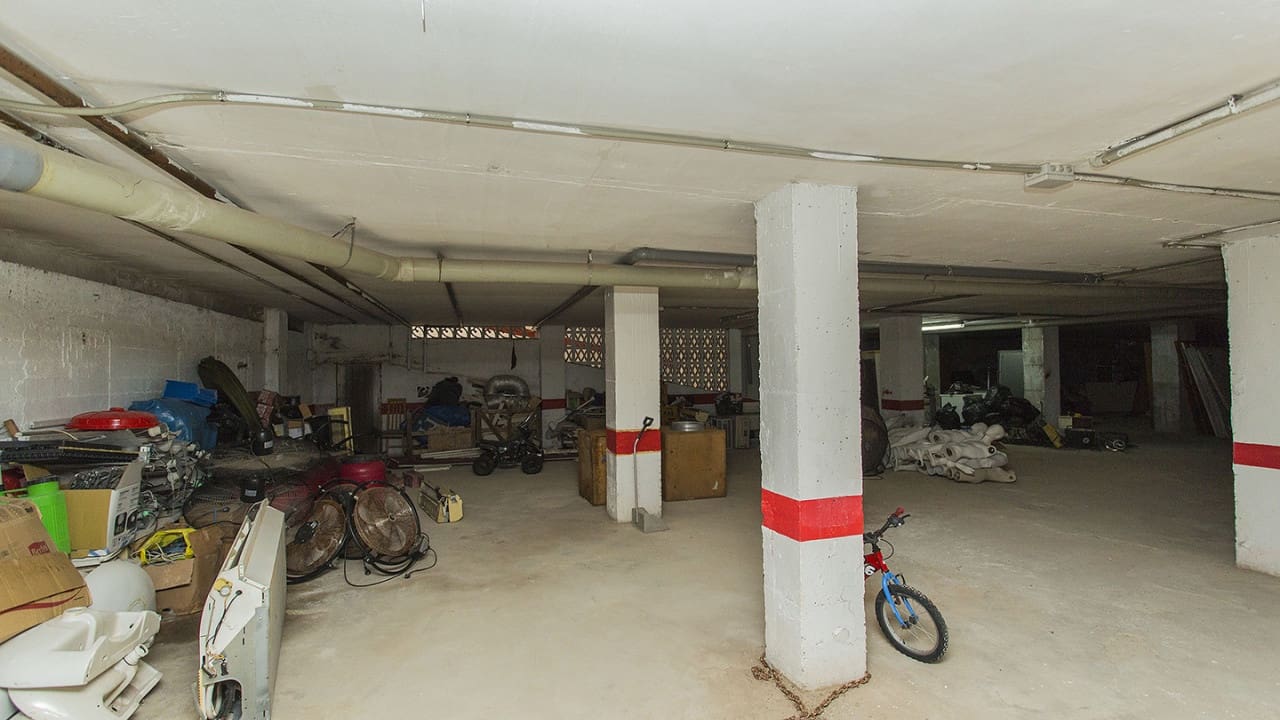 25 quarto Comercial para venda em Torrevieja - 950 000 € (Ref: 8558267)