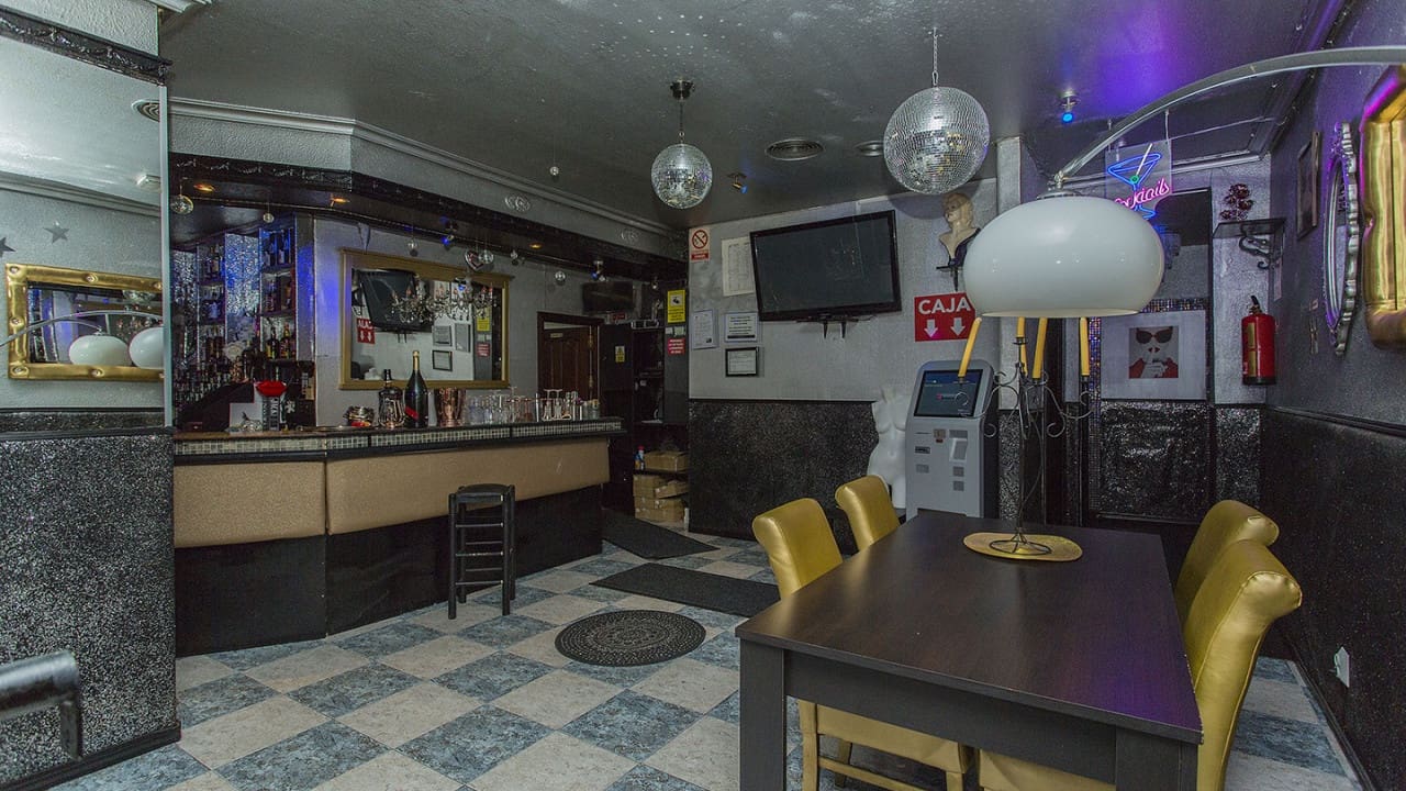 25 quarto Comercial para venda em Torrevieja - 950 000 € (Ref: 8558267)