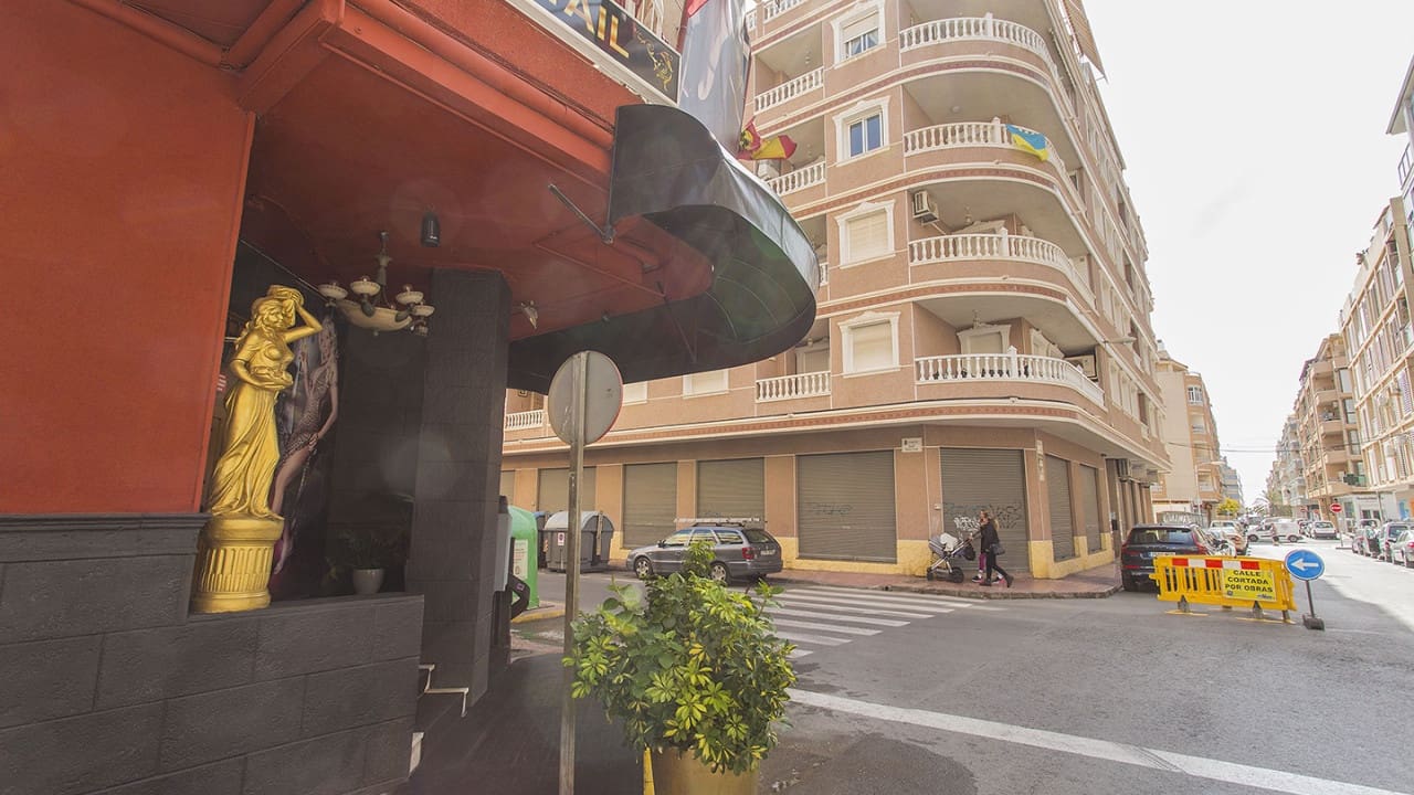 25 quarto Comercial para venda em Torrevieja - 950 000 € (Ref: 8558267)