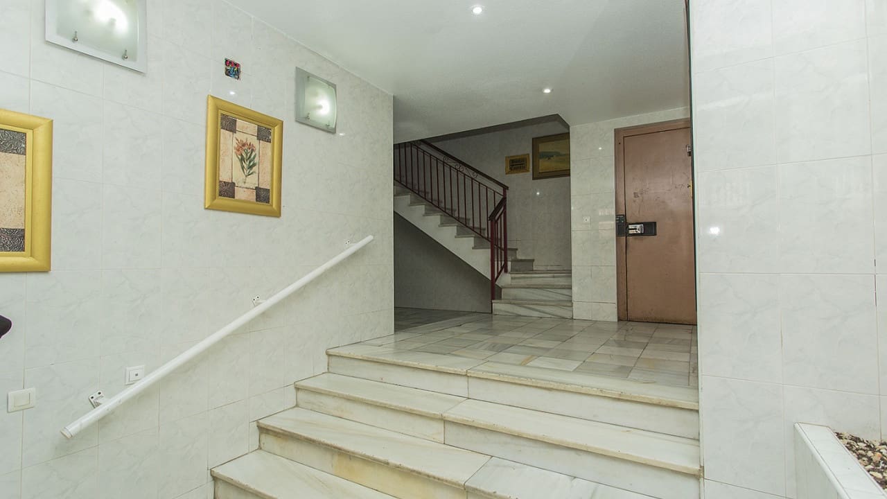 25 quarto Comercial para venda em Torrevieja - 950 000 € (Ref: 8558267)