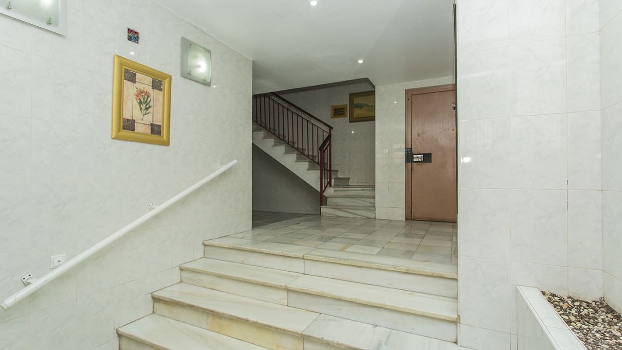 25 quarto Comercial para venda em Torrevieja - 950 000 € (Ref: 8558267)
