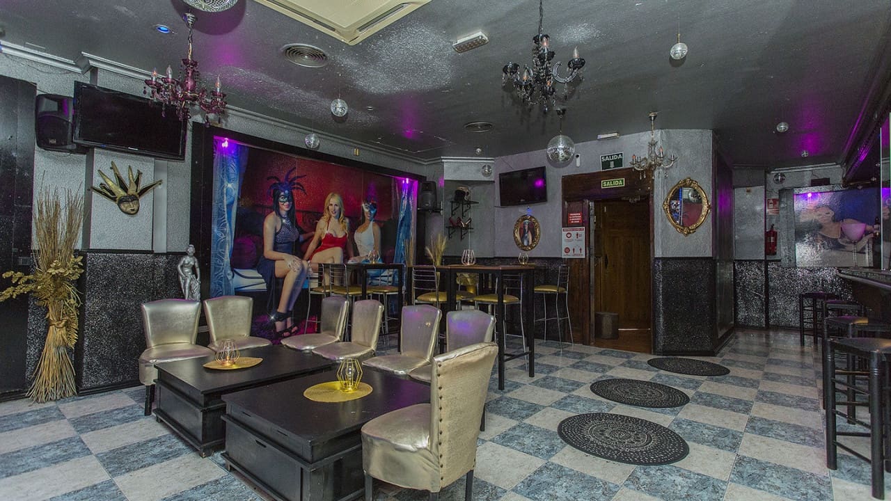 25 quarto Comercial para venda em Torrevieja - 950 000 € (Ref: 8558267)