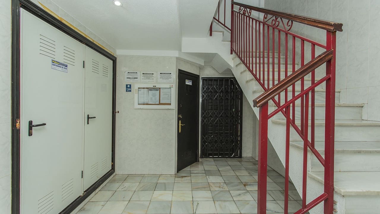 25 quarto Comercial para venda em Torrevieja - 950 000 € (Ref: 8558267)