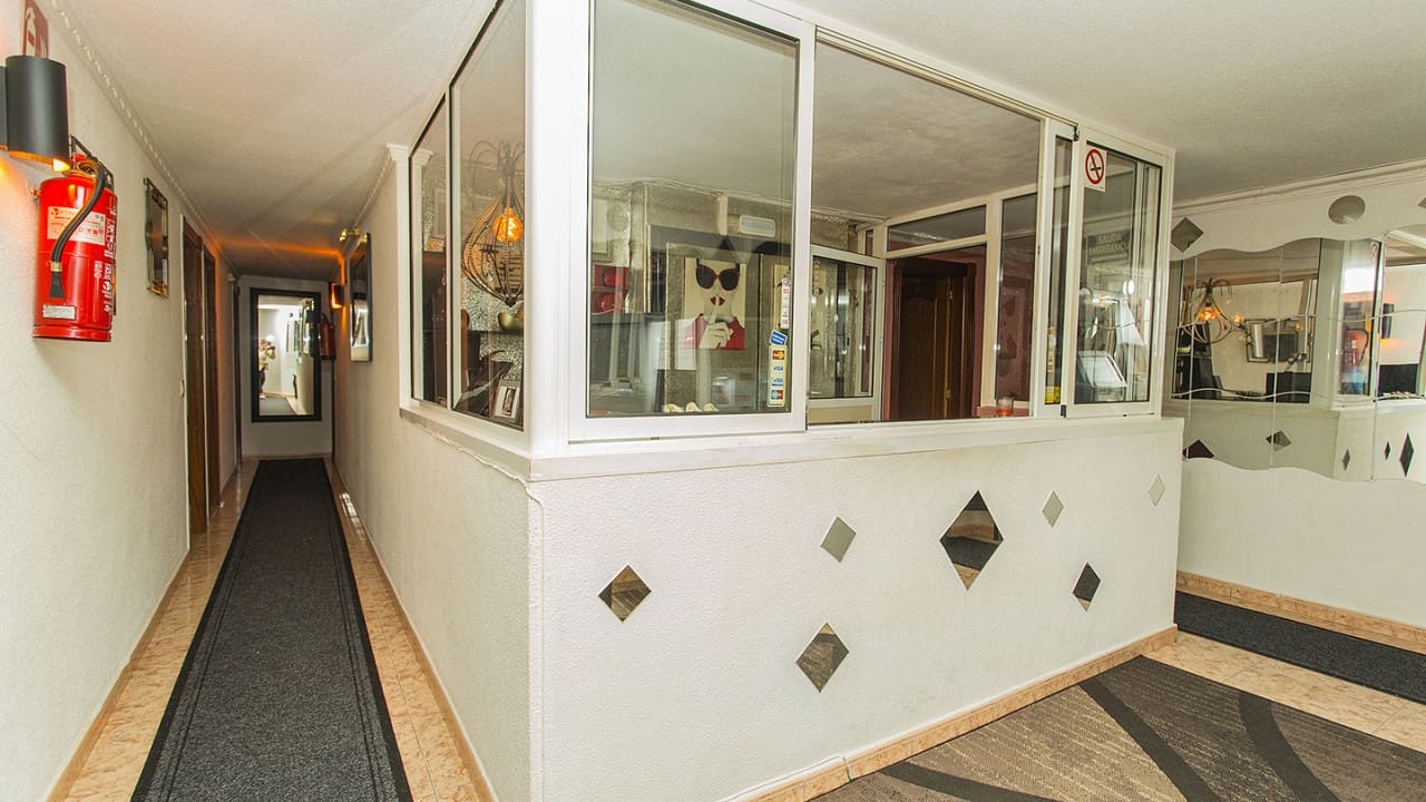 25 quarto Comercial para venda em Torrevieja - 950 000 € (Ref: 8558267)