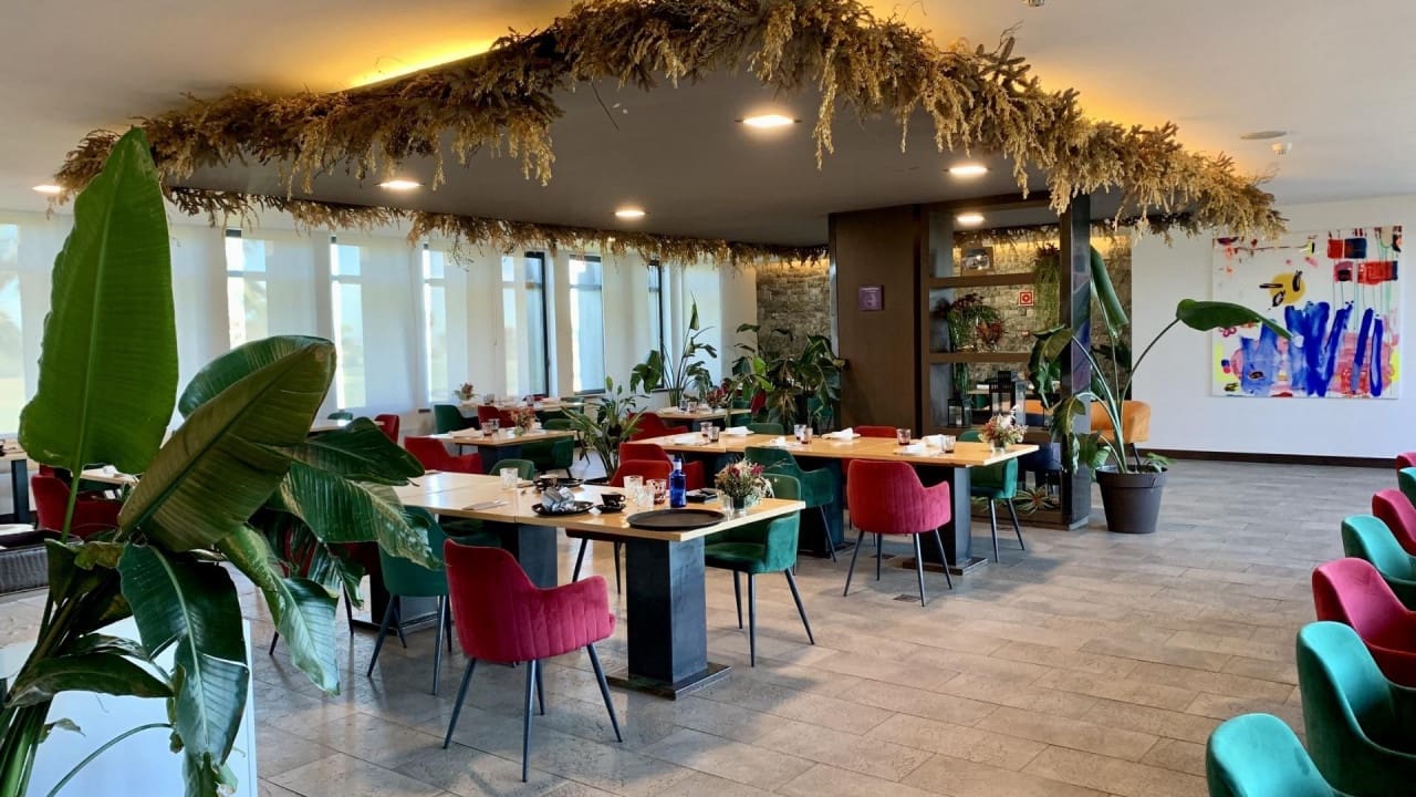 Chalet de 3 habitaciones en Roda en venta con piscina - 349.000 € (Ref: 8561303)