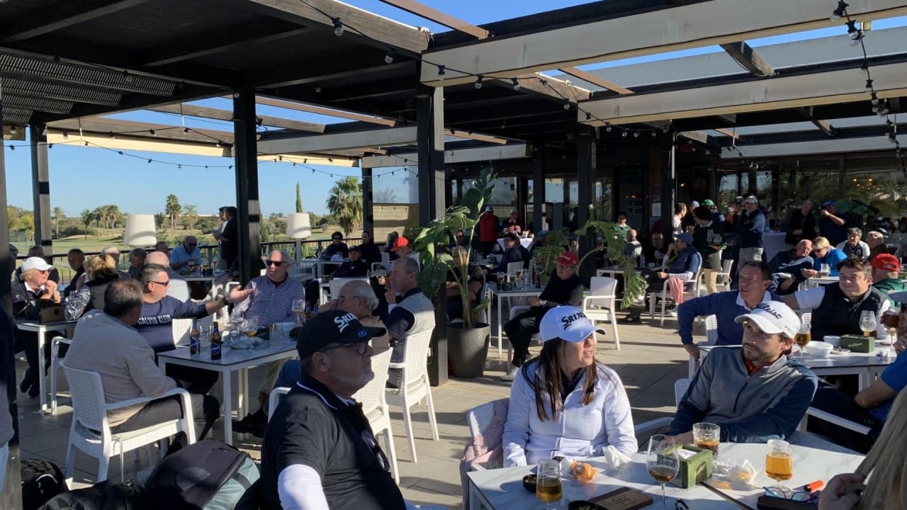 Chalet de 3 habitaciones en Roda en venta con piscina - 349.000 € (Ref: 8561303)