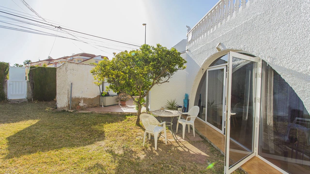2 bedroom Villa for sale in Orihuela Costa with garage - € 175,000 (Ref: 8562303)