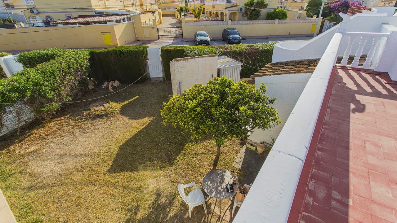 2 bedroom Villa for sale in Orihuela Costa with garage - € 175,000 (Ref: 8562303)