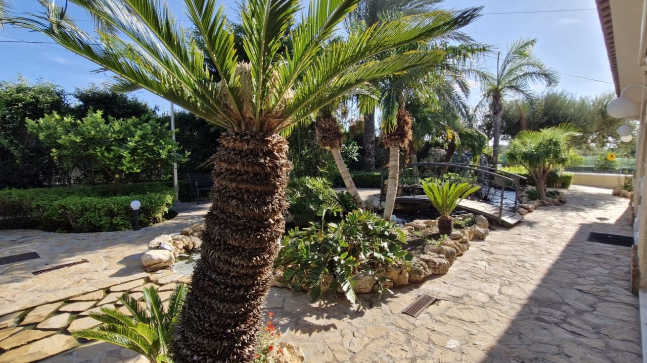 7 soveværelse Finca/Landehus til salg i Elche / Elx med swimmingpool - € 735.000 (Ref: 8571837)