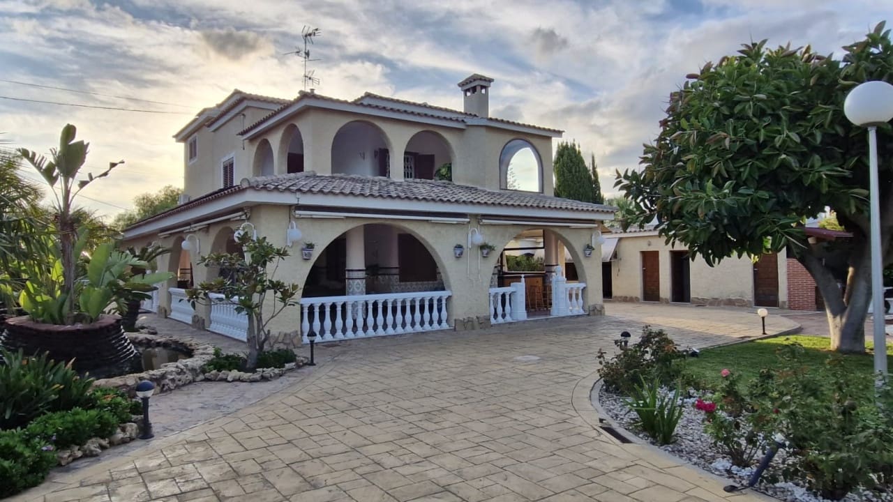 7 soveværelse Finca/Landehus til salg i Elche / Elx med swimmingpool - € 735.000 (Ref: 8571837)