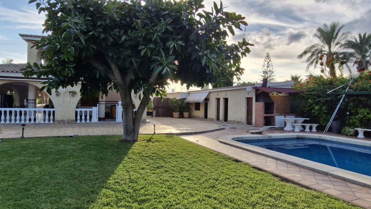 7 soveværelse Finca/Landehus til salg i Elche / Elx med swimmingpool - € 735.000 (Ref: 8571837)