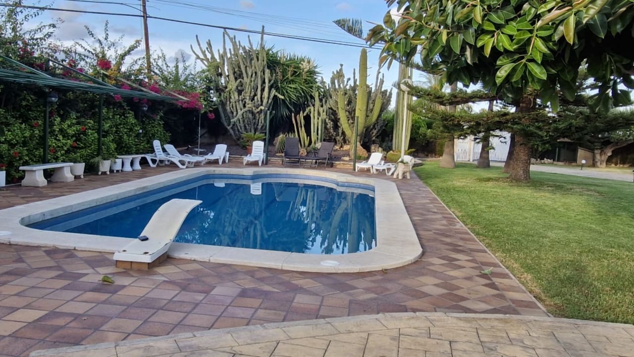 7 soveværelse Finca/Landehus til salg i Elche / Elx med swimmingpool - € 735.000 (Ref: 8571837)