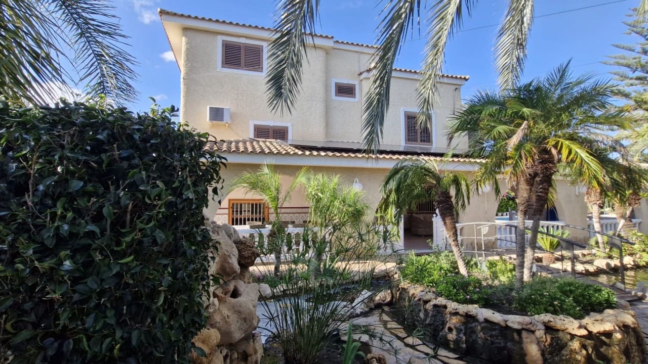 7 soveværelse Finca/Landehus til salg i Elche / Elx med swimmingpool - € 735.000 (Ref: 8571837)