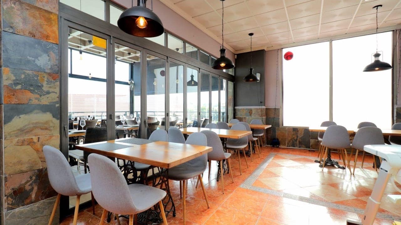 Local Comercial de 3 habitaciones en Playa Flamenca en venta - 425.000 € (Ref: 8573007)