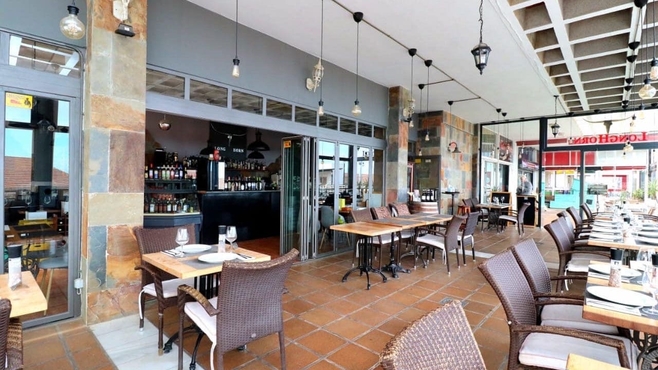 Local Comercial de 3 habitaciones en Playa Flamenca en venta - 425.000 € (Ref: 8573007)