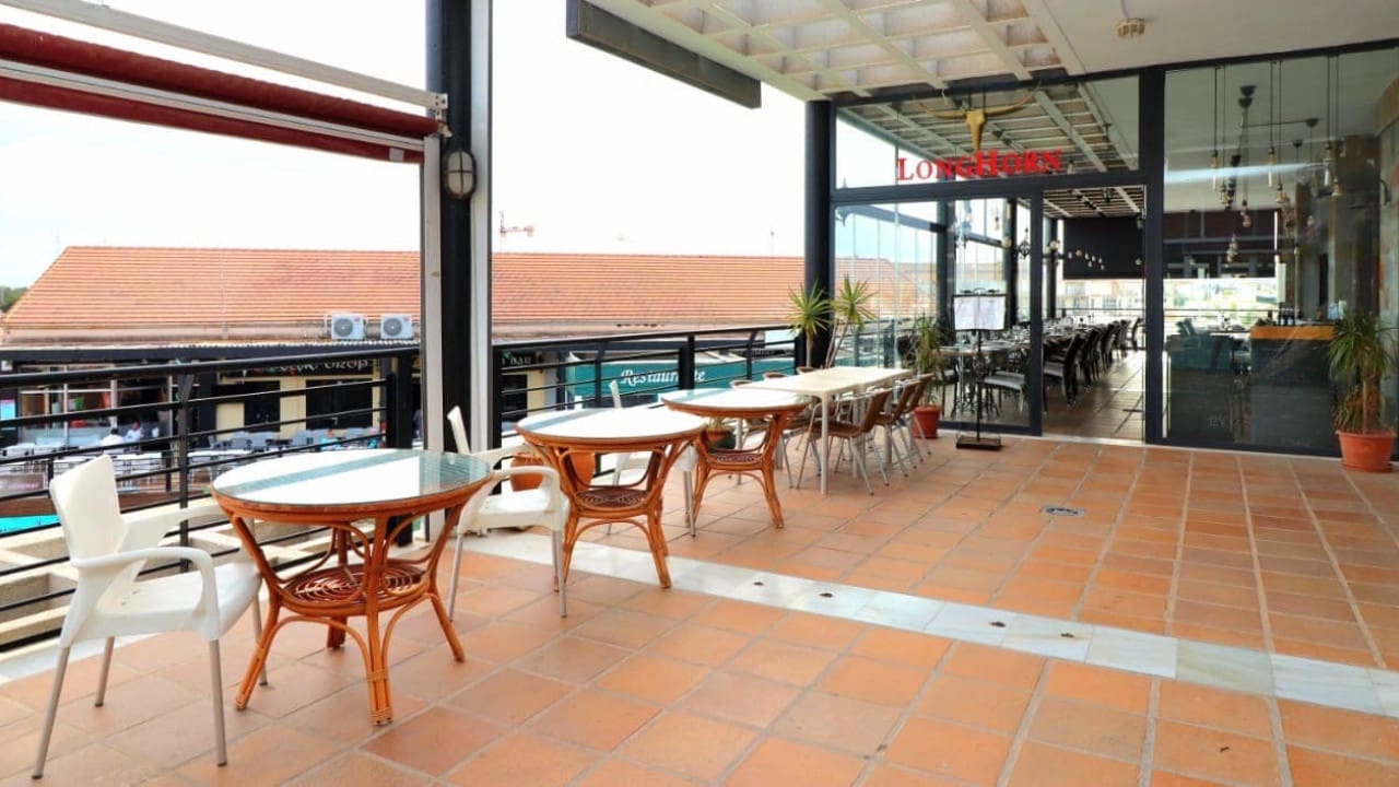 Local Comercial de 3 habitaciones en Playa Flamenca en venta - 425.000 € (Ref: 8573007)