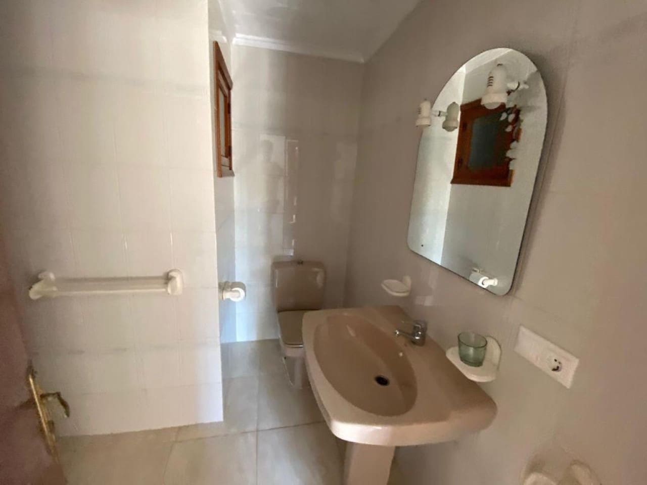 12 sypialnia Dom na sprzedaż w Punta Prima - 800 000 € (Ref: 8573008)