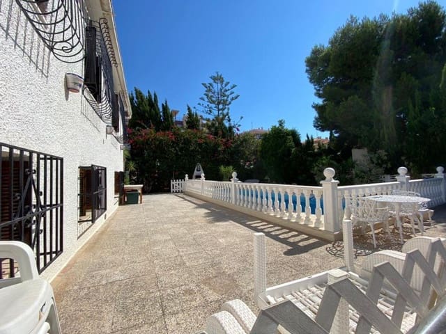 12 soveværelse Byhus til salg i Punta Prima, Torrevieja - € 800.000 (Ref: 8573008)