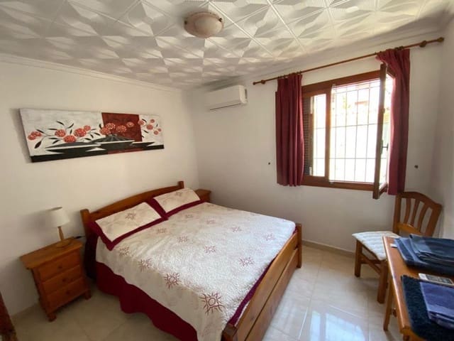 12 soveværelse Byhus til salg i Punta Prima, Torrevieja - € 800.000 (Ref: 8573008)