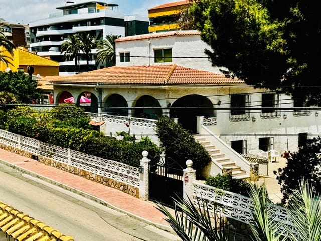 12 soveværelse Byhus til salg i Punta Prima, Torrevieja - € 800.000 (Ref: 8573008)