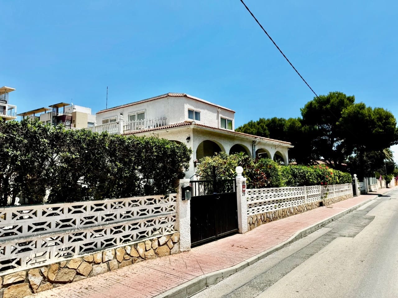 12 sypialnia Dom na sprzedaż w Punta Prima - 800 000 € (Ref: 8573008)