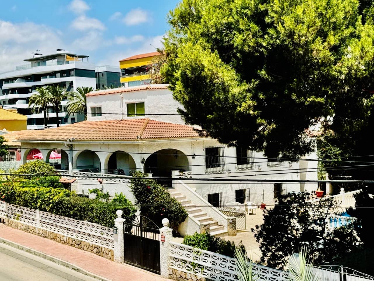 12 sypialnia Dom na sprzedaż w Punta Prima - 800 000 € (Ref: 8573008)