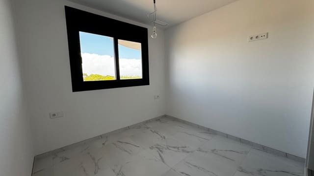 3 bedroom Apartment for sale in Punta Prima, Torrevieja with pool - € 470,000 (Ref: 8573019)