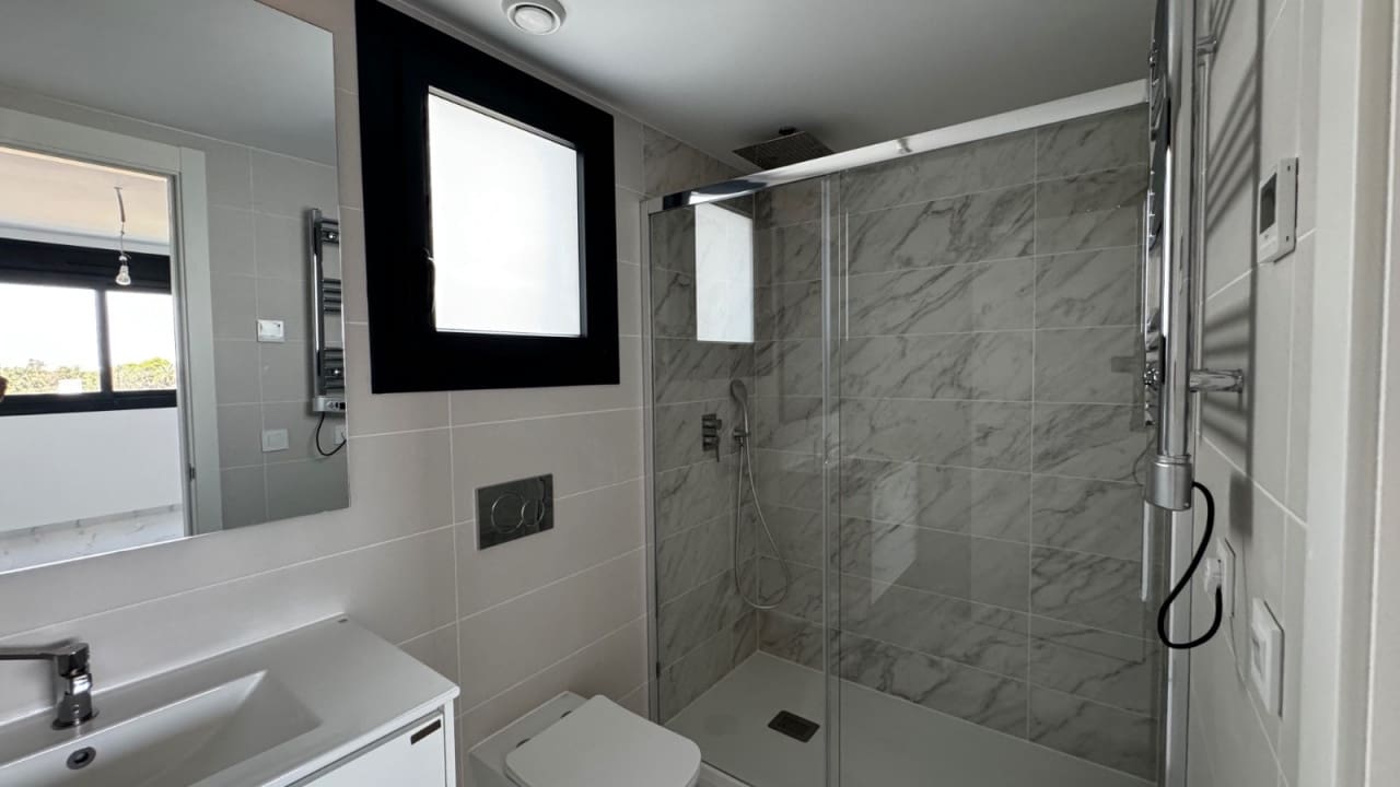 3 bedroom Apartment for sale in Punta Prima with pool - € 470,000 (Ref: 8573019)