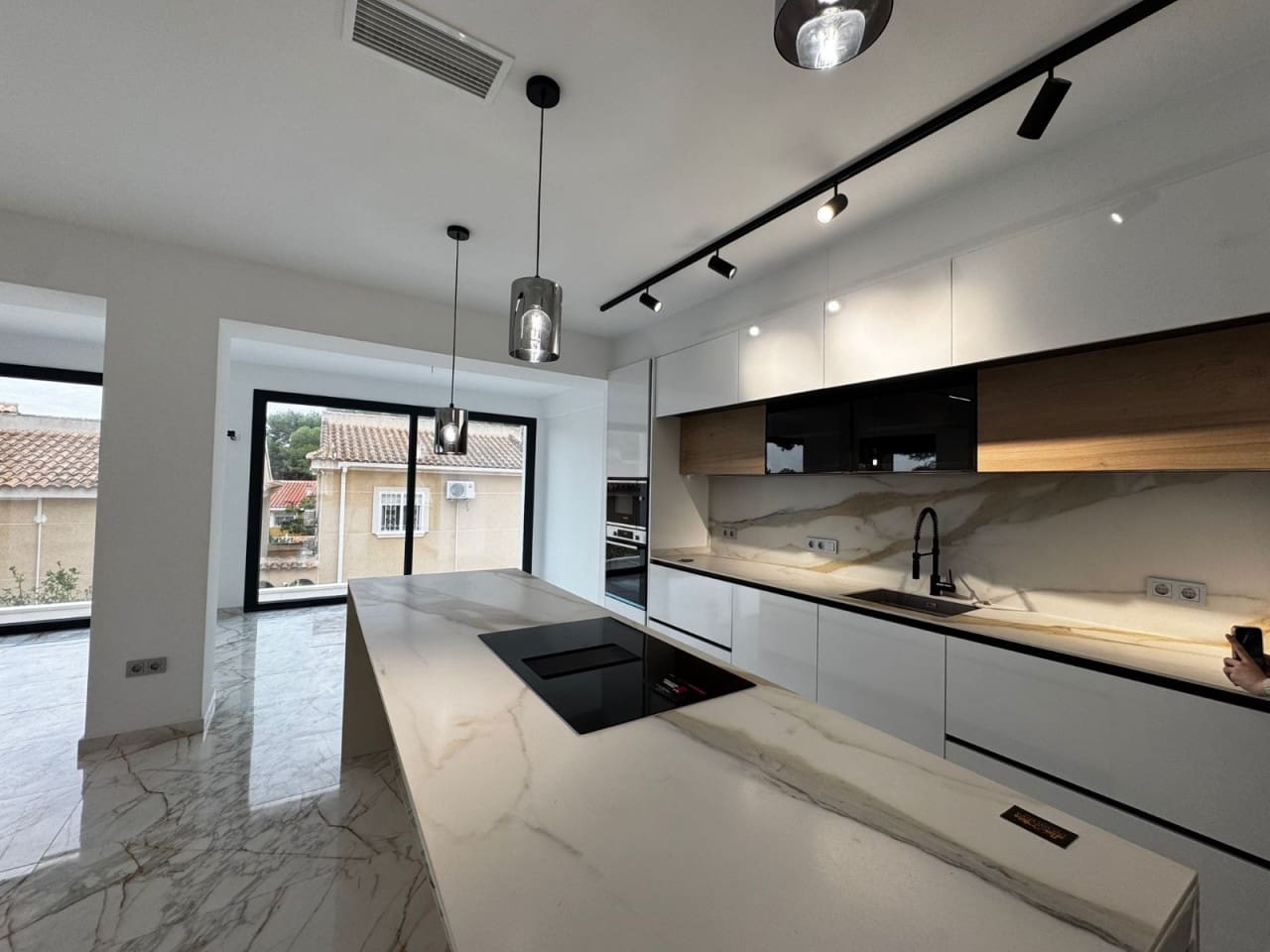 4 sypialnia Willa na sprzedaż w Los Balcones - 995 000 € (Ref: 8573024)