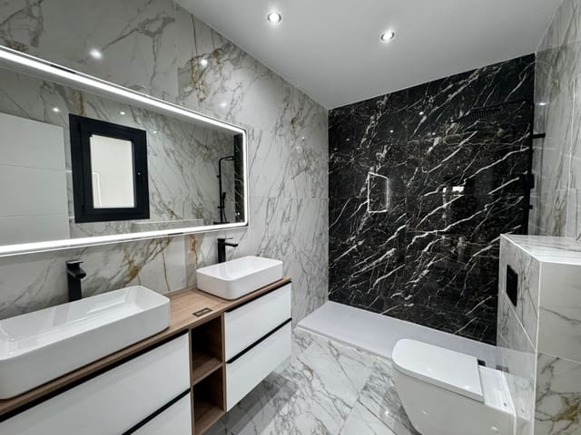 4 sypialnia Willa na sprzedaż w Los Balcones - 995 000 € (Ref: 8573024)