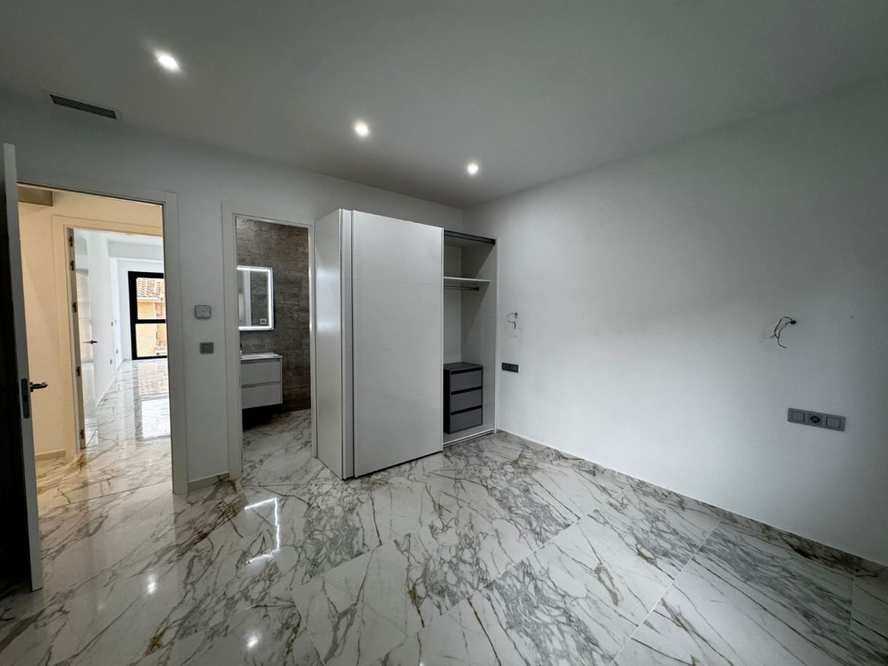 4 sypialnia Willa na sprzedaż w Los Balcones - 995 000 € (Ref: 8573024)