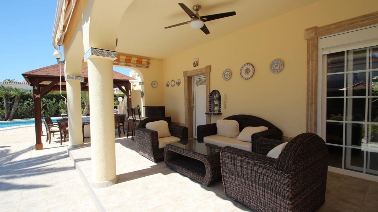 4 camera da letto Villa in vendita in Punta Prima con piscina - 1.150.000 € (Rif: 8573027)