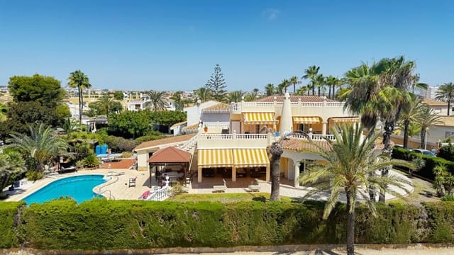4 camera da letto Villa in vendita in Punta Prima, Torrevieja con piscina - 1.150.000 € (Rif: 8573027)