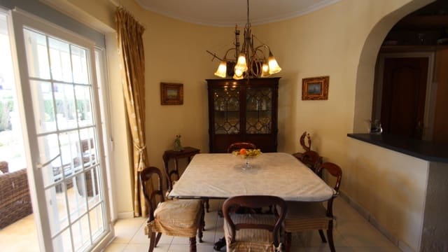 4 camera da letto Villa in vendita in Punta Prima, Torrevieja con piscina - 1.150.000 € (Rif: 8573027)