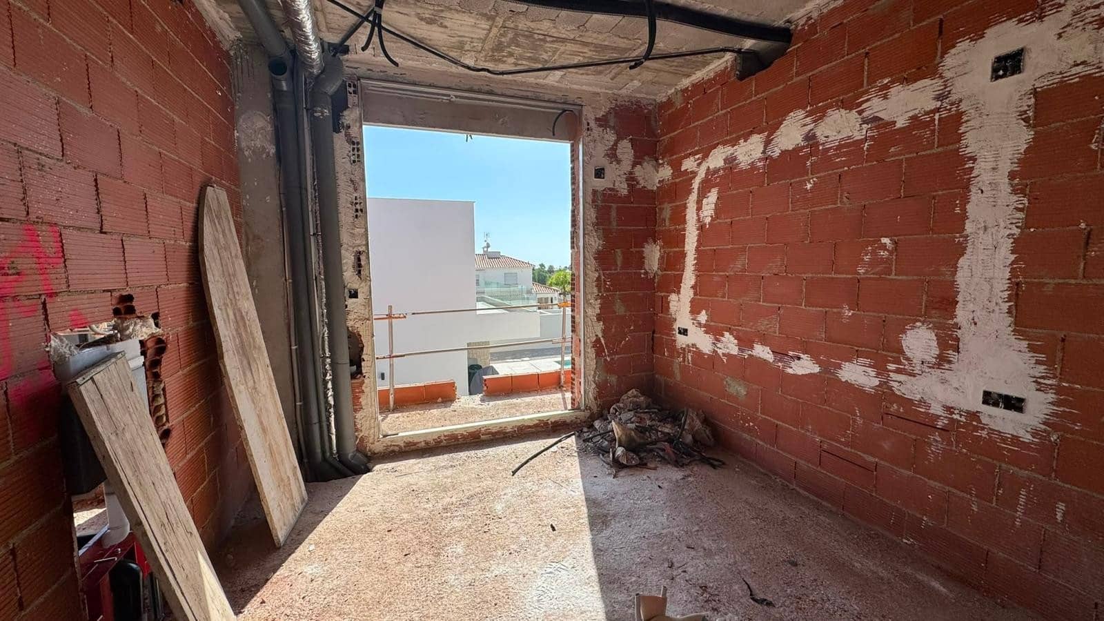 Mark till salu i La Zenia - 1 700 000 € (Ref: 8573031)