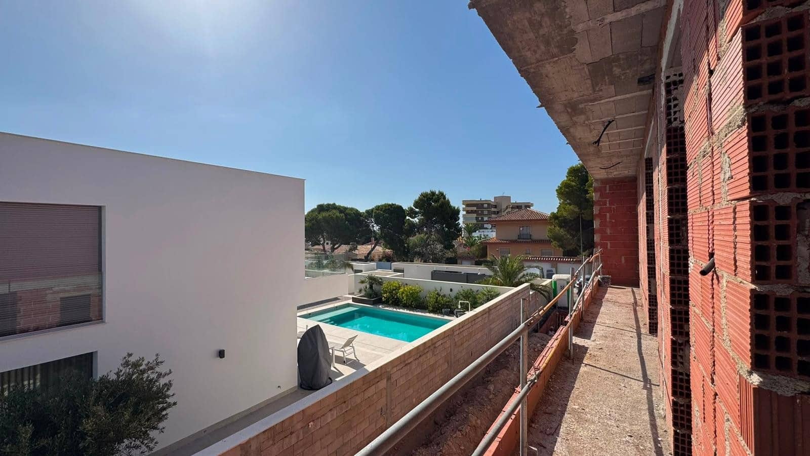Mark till salu i La Zenia - 1 700 000 € (Ref: 8573031)