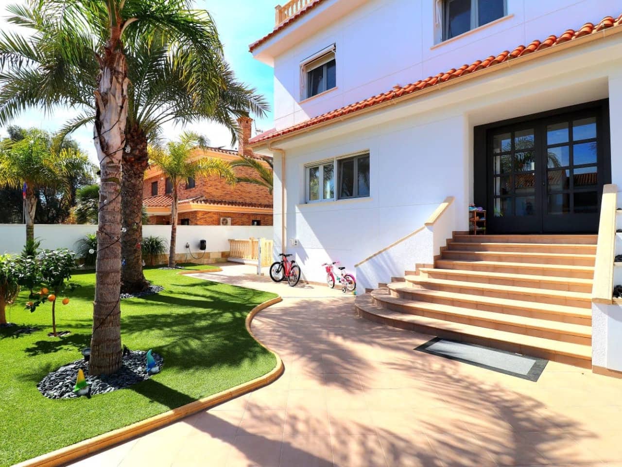 5 sypialnia Willa na sprzedaż w Campoamor - 1 300 000 € (Ref: 8573043)