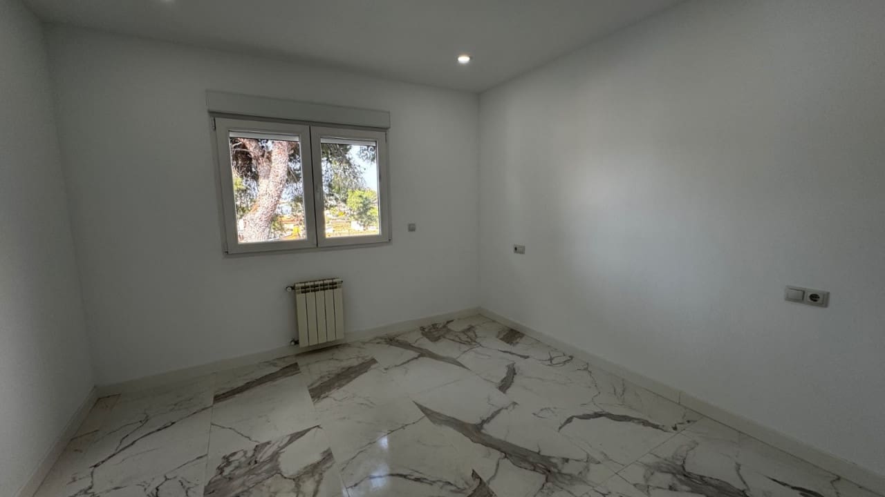 5 bedroom Villa for sale in Los Balcones with pool - € 1,150,000 (Ref: 8573044)