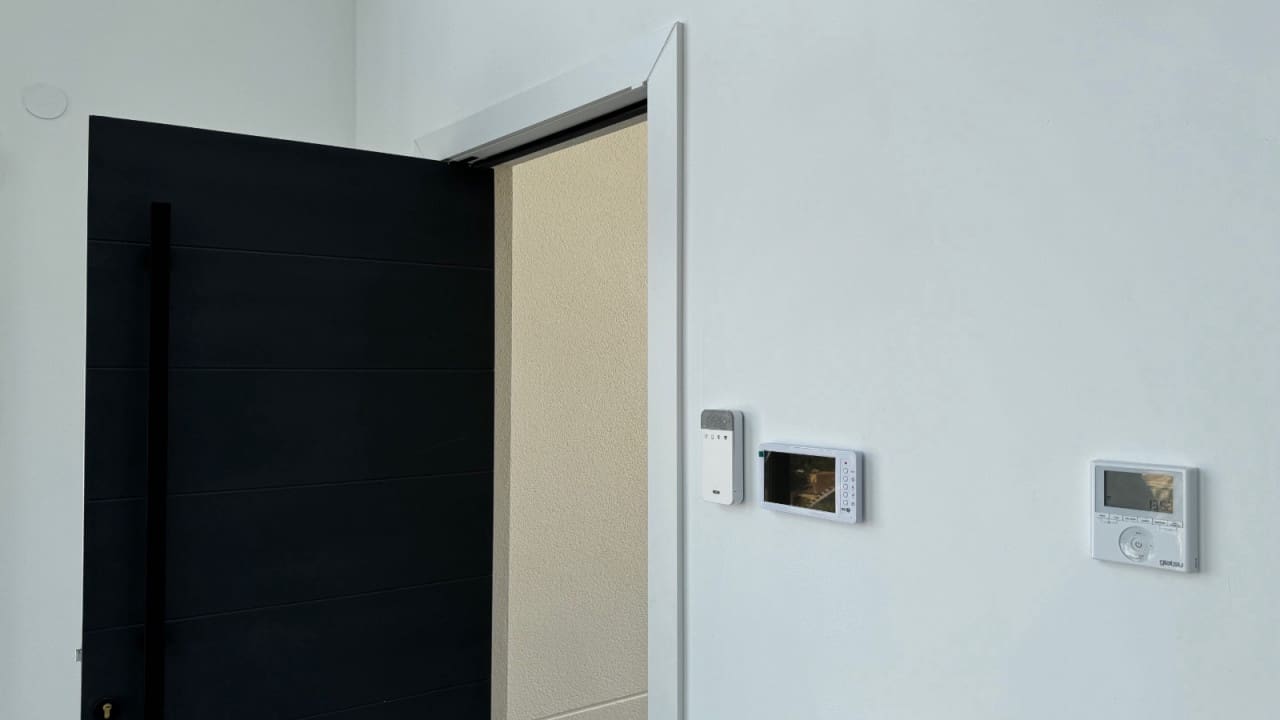 5 bedroom Villa for sale in Los Balcones with pool - € 1,150,000 (Ref: 8573044)