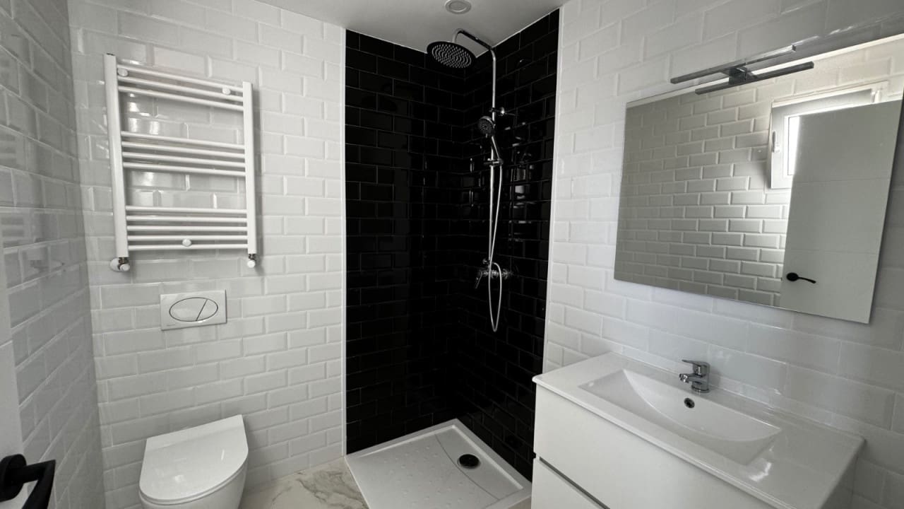 5 bedroom Villa for sale in Los Balcones with pool - € 1,150,000 (Ref: 8573044)