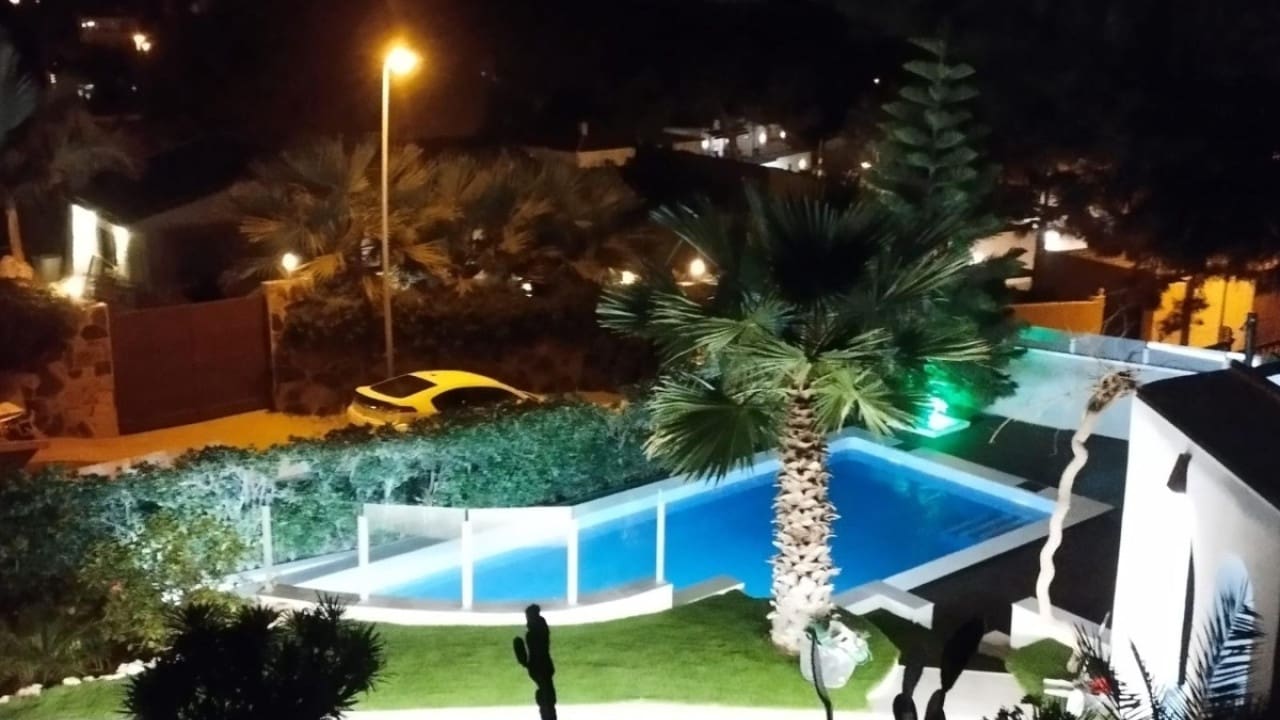 5 bedroom Villa for sale in Los Balcones with pool - € 1,150,000 (Ref: 8573044)