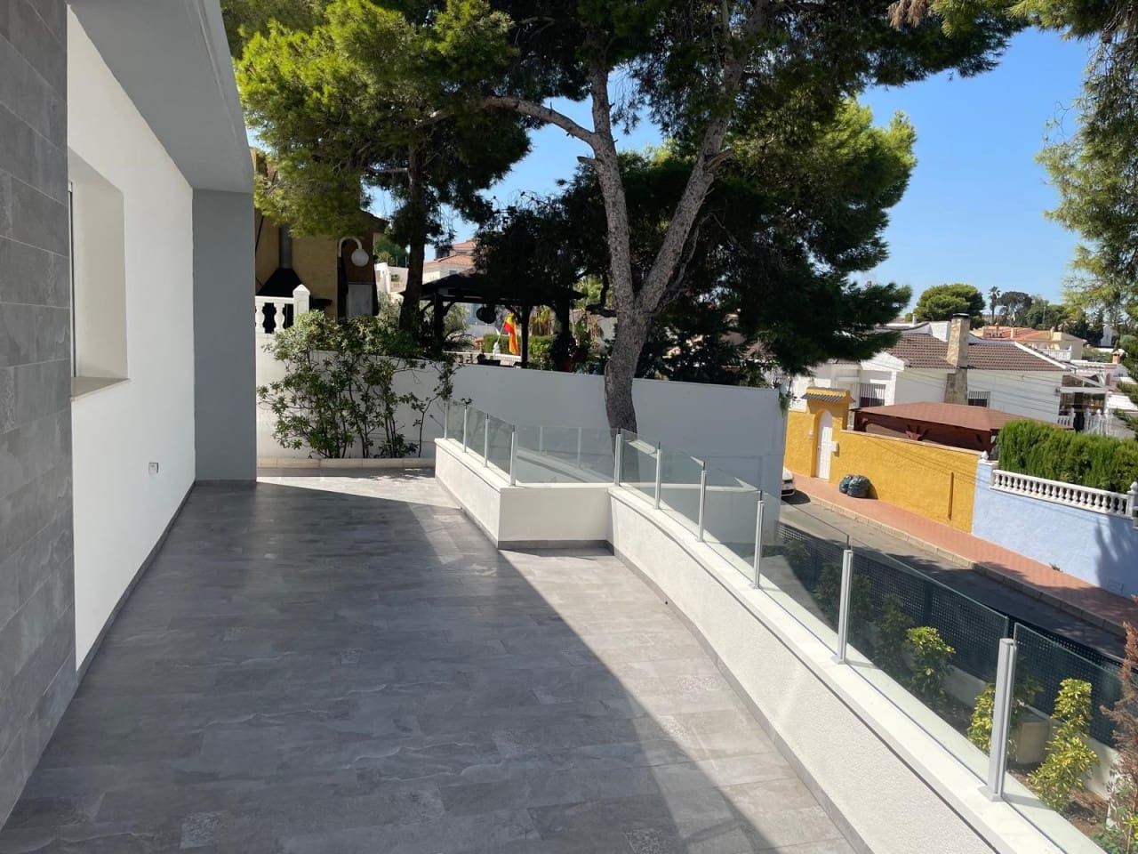 5 bedroom Villa for sale in Los Balcones with pool - € 1,150,000 (Ref: 8573044)