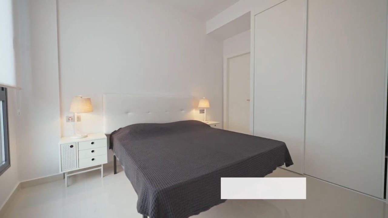 Apartamento de 2 habitaciones en Torrevieja en venta con piscina - 175.000 € (Ref: 8573045)