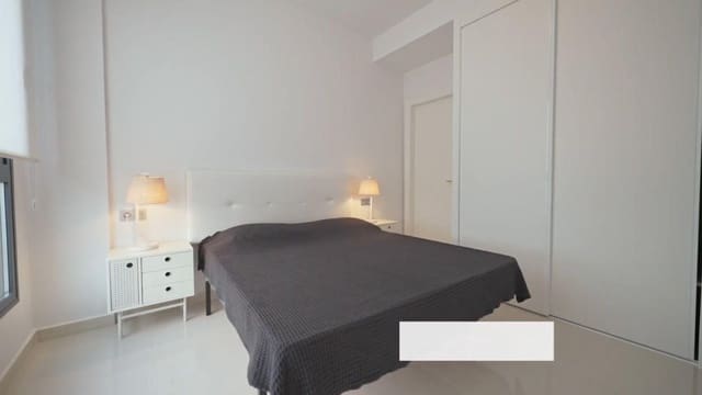 Apartamento de 2 habitaciones en Centro, Torrevieja en venta con piscina - 175.000 € (Ref: 8573045)