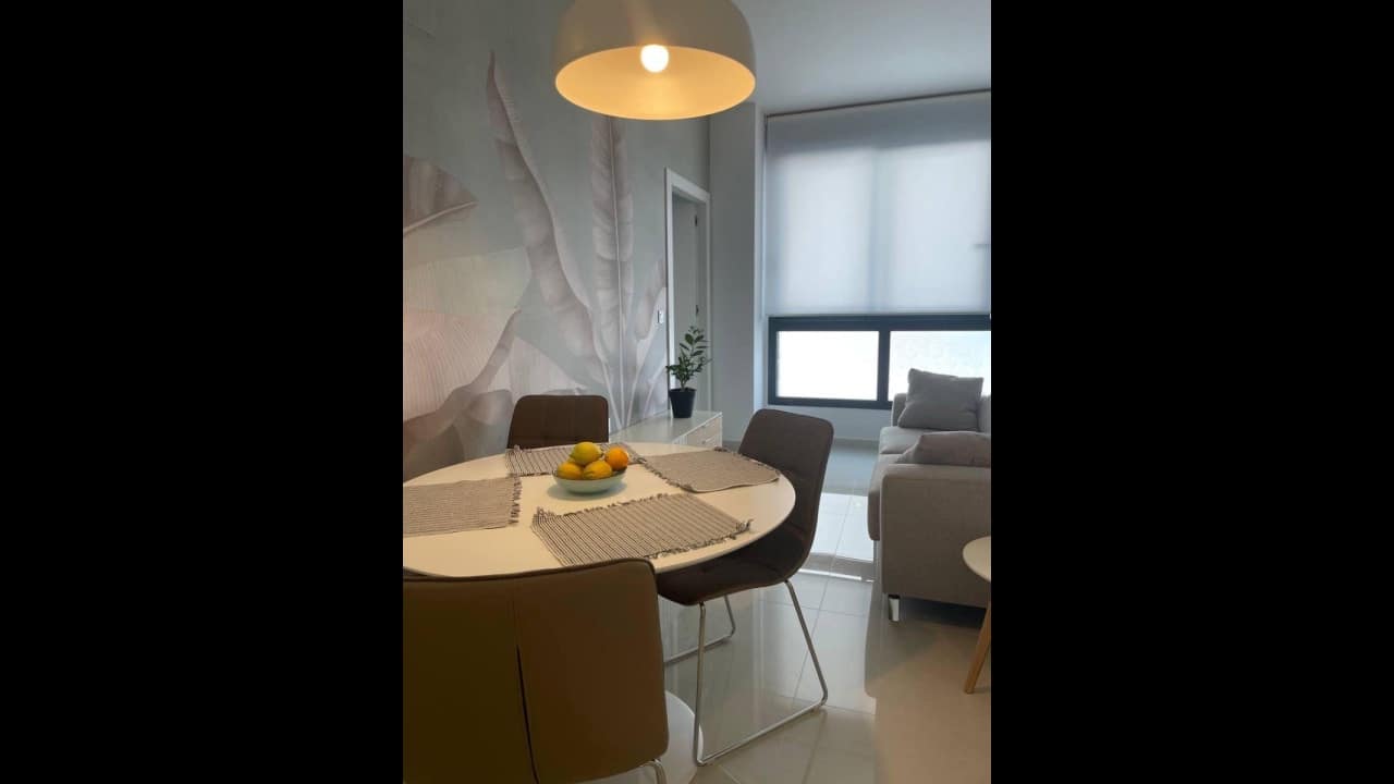 Apartamento de 2 habitaciones en Torrevieja en venta con piscina - 175.000 € (Ref: 8573045)