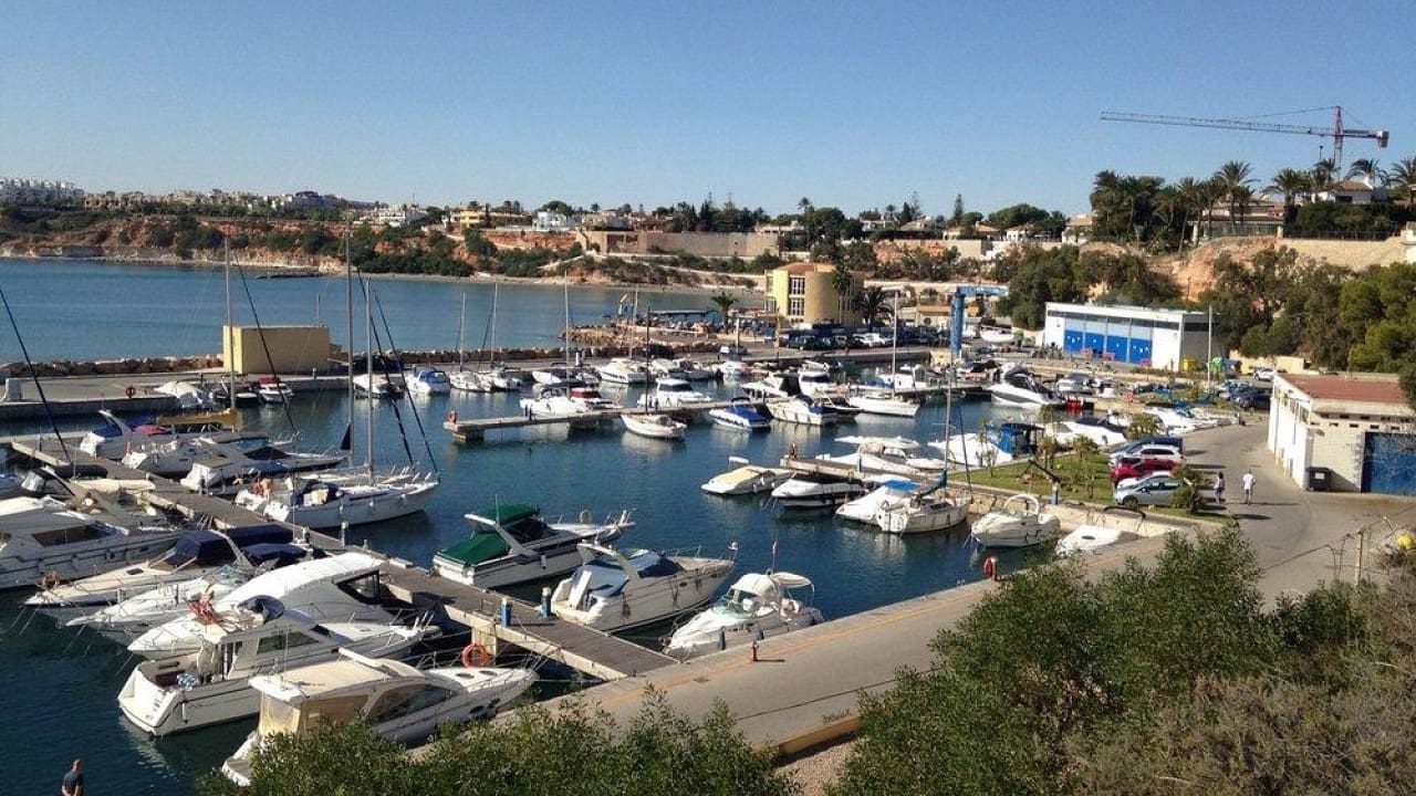 4 sypialnia Willa na sprzedaż w Cabo Roig z basenem - 950 000 € (Ref: 8573051)